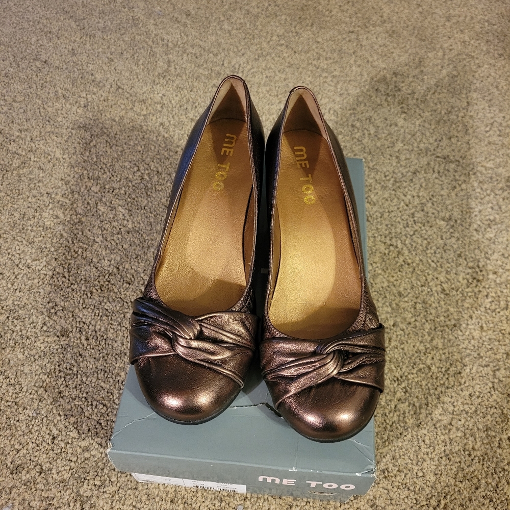 Bronze shoes